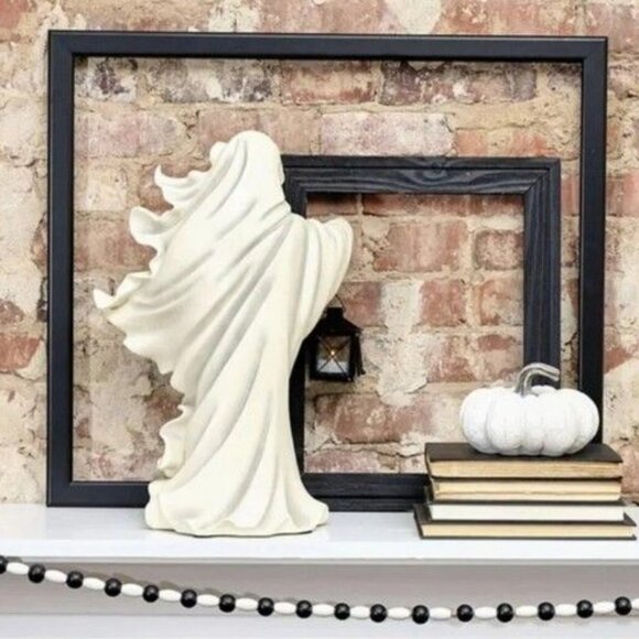 Cracker Barrel Exclusive 2023 White Resin Ghost with Lantern 18" Tall NIB New - Picture 2 of 5